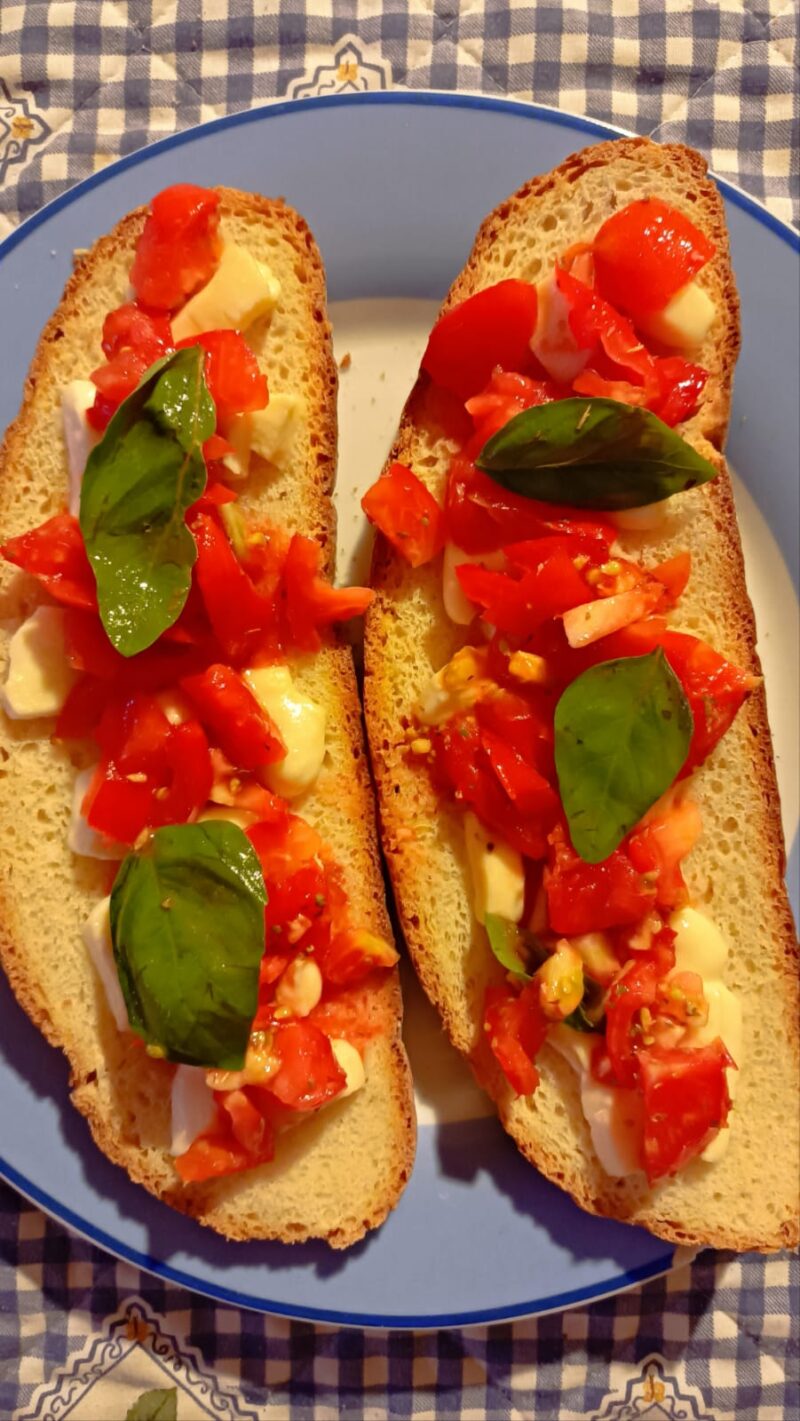 Bruschette al Pomodoro e Mozzarella